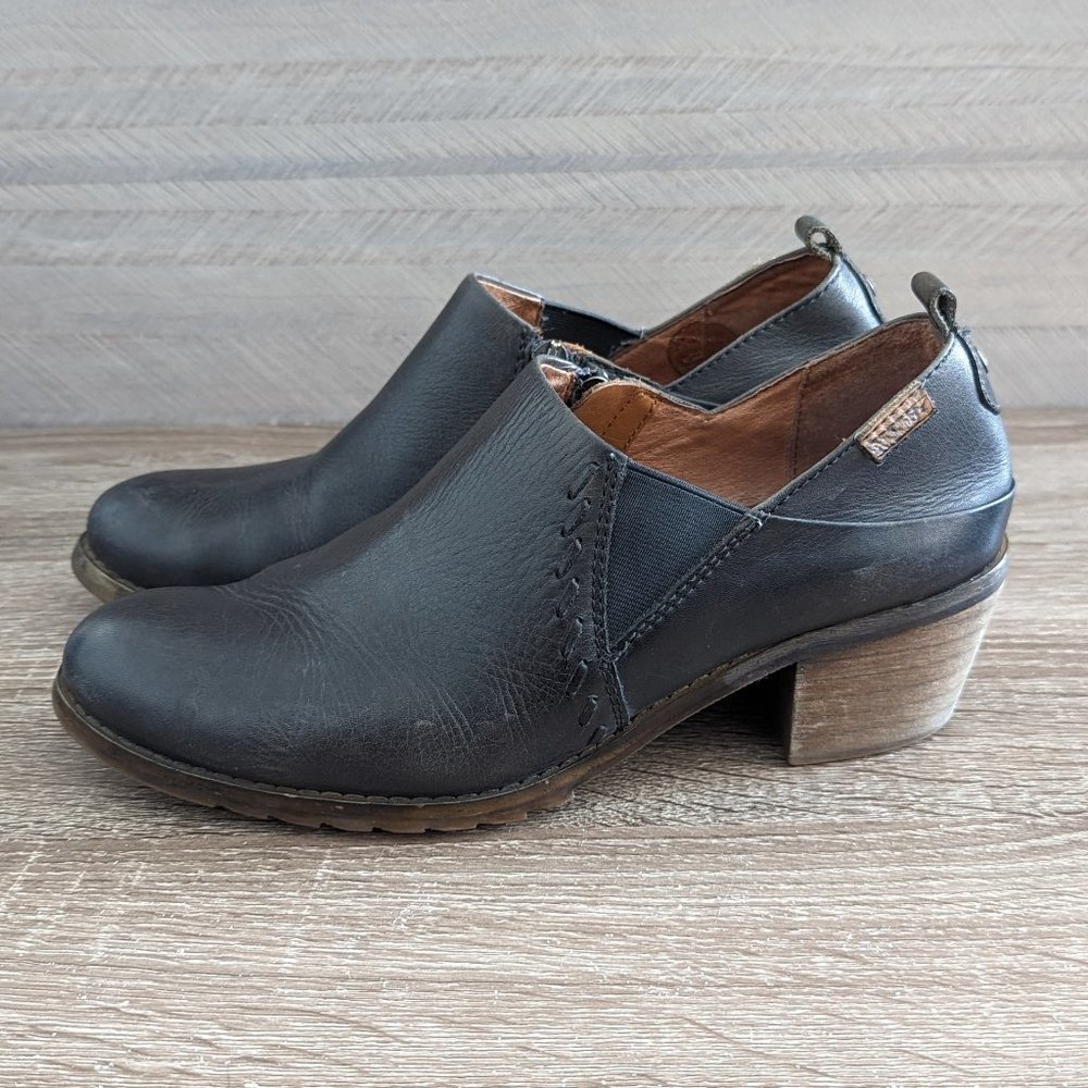 𝅺PIKOLINOS Black “bootie” style slip on size 39  boots